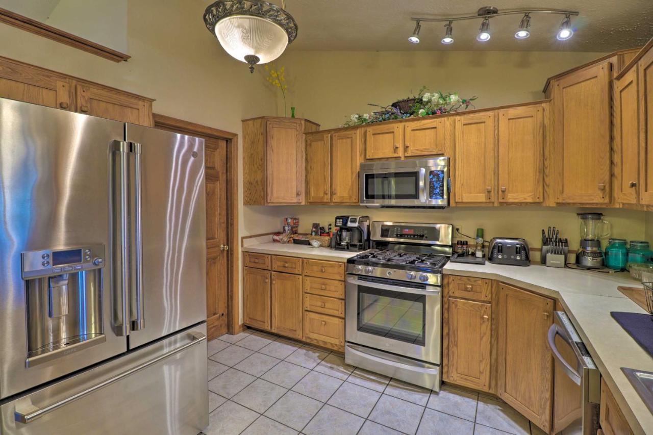 Secluded Marble Falls Family Home With Mtn Views! Exterior photo